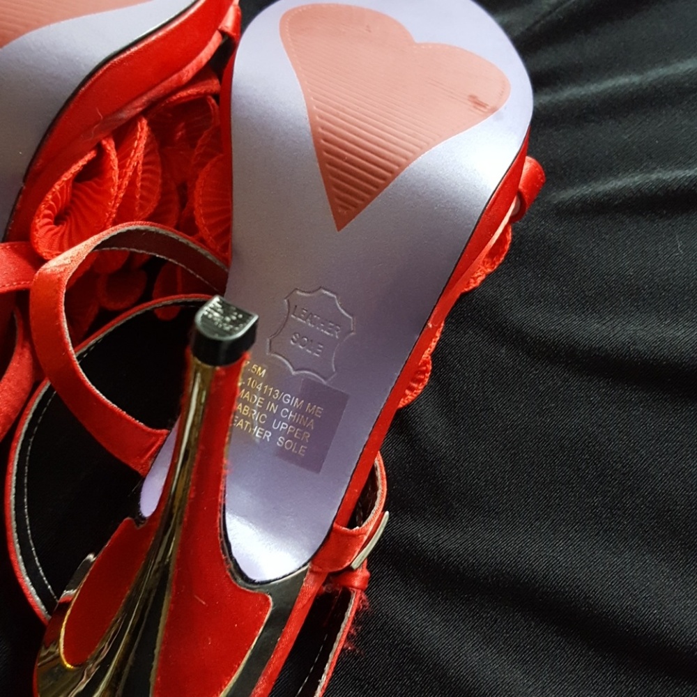 Red heels - Picture 5 of 5